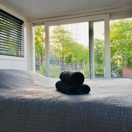 Houseboat-amsterdam * Амстердам
