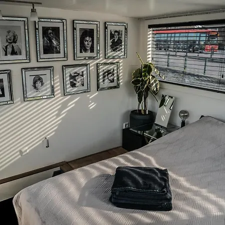 Houseboat-amsterdam Amsterdam