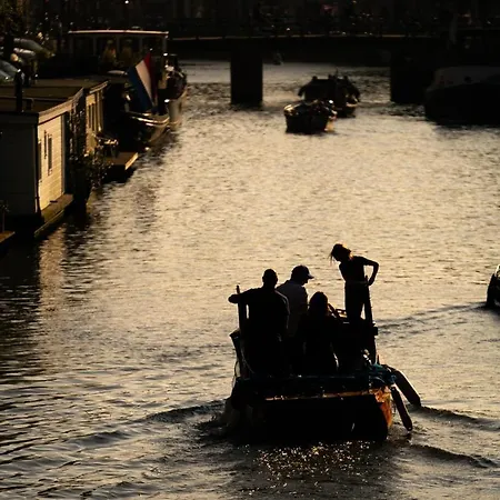Houseboat-amsterdam 4*