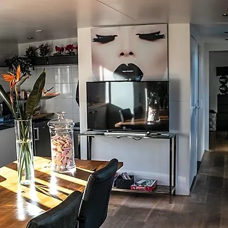 Guest house Houseboat-Amsterdam