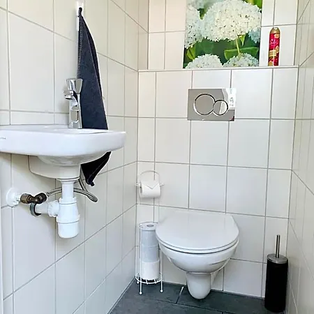 Houseboat-Amsterdam 4*