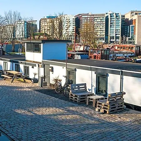 Houseboat-Amsterdam 4*