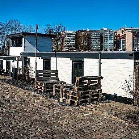 Houseboat-Amsterdam Guest house