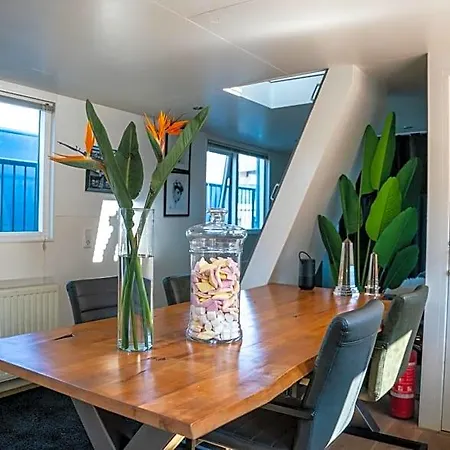 Guest house Houseboat-Amsterdam 4*