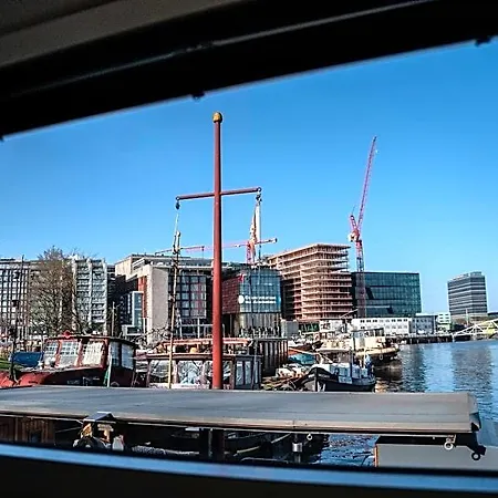 Houseboat-Amsterdam Guest house