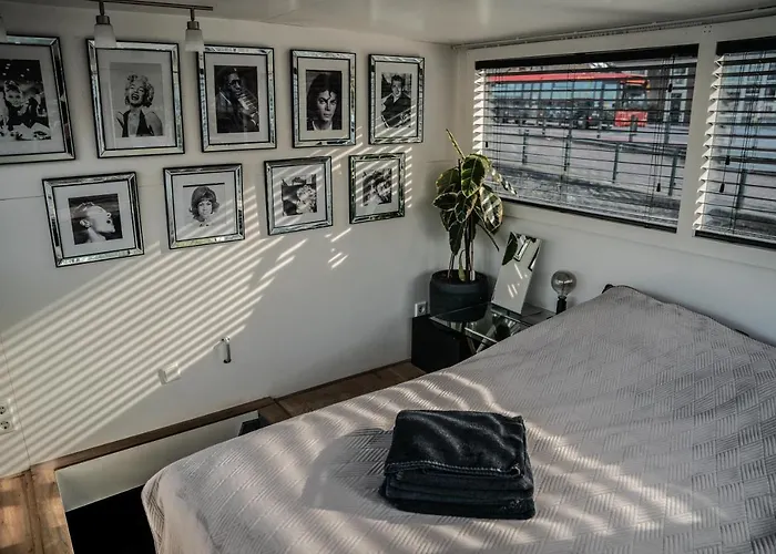 Houseboat-amsterdam Amsterdam