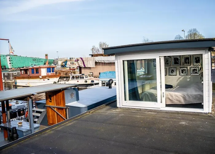 Houseboat-amsterdam 4*