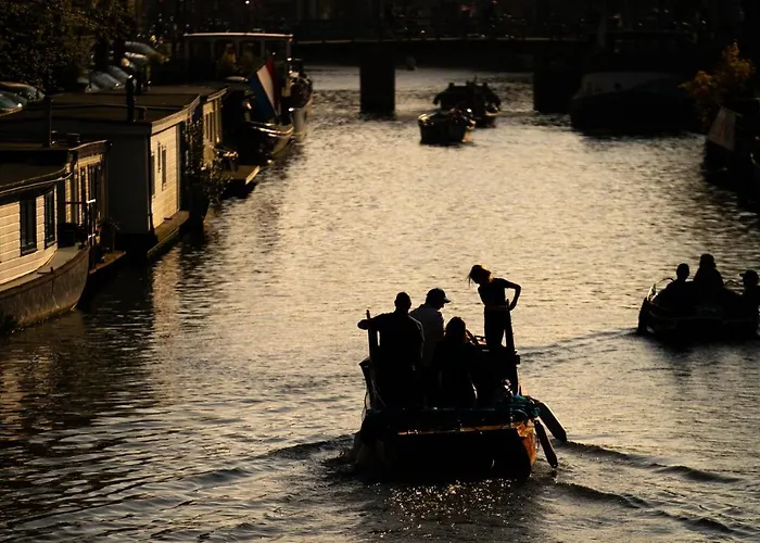 Houseboat-amsterdam 4*