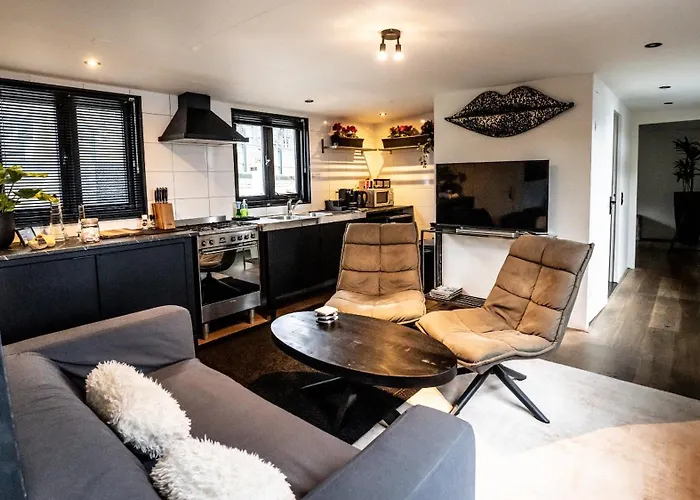 Gasthof Houseboat-amsterdam 4*