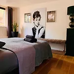 Houseboat-amsterdam 4*