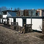 Gasthuis Houseboat-amsterdam 4*
